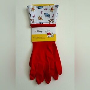 Disney Winnie The Pooh Cleaning Gloves NWT